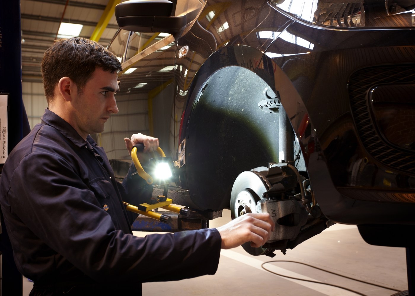 RWL10 COB LED Worklight in use